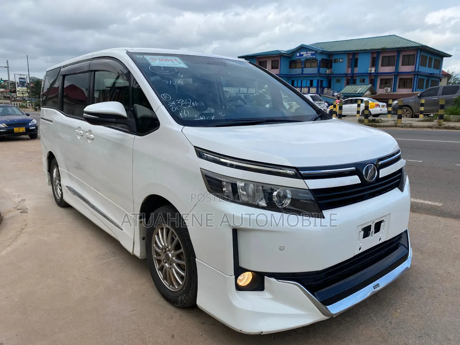 Toyota Voxy 2015 White