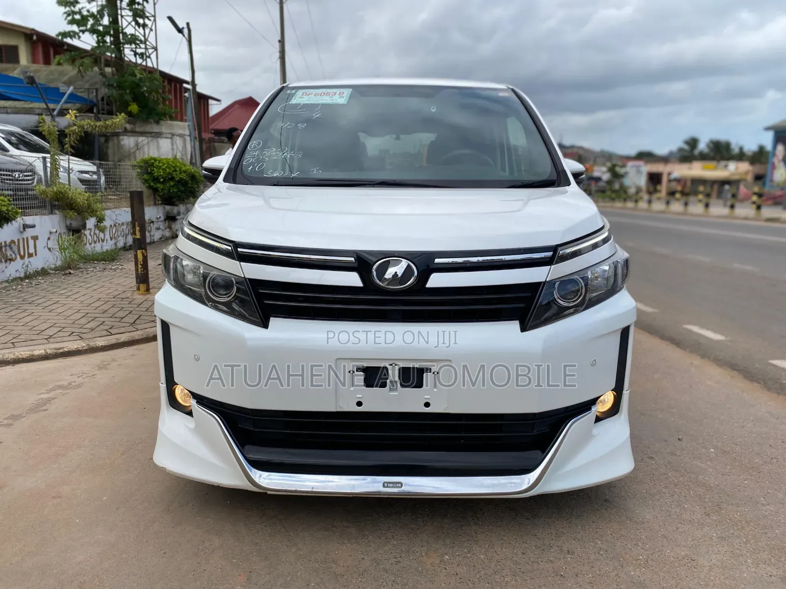 Toyota Voxy 2015 White
