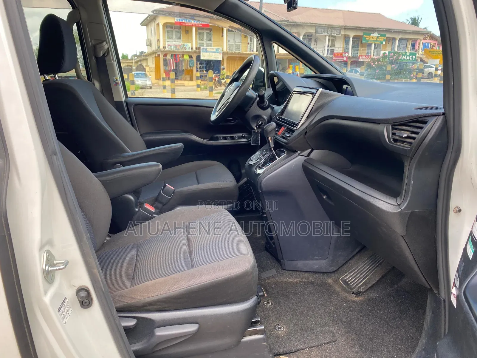 Toyota Voxy 2015 White