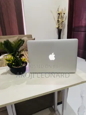 Laptop Apple MacBook Pro 2015 8GB Intel Core i5 SSD 256GB
