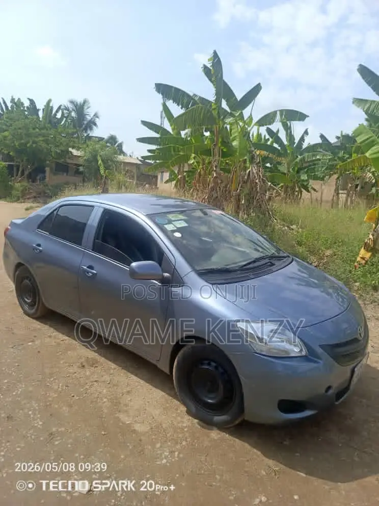 Toyota Yaris 2008 Gray