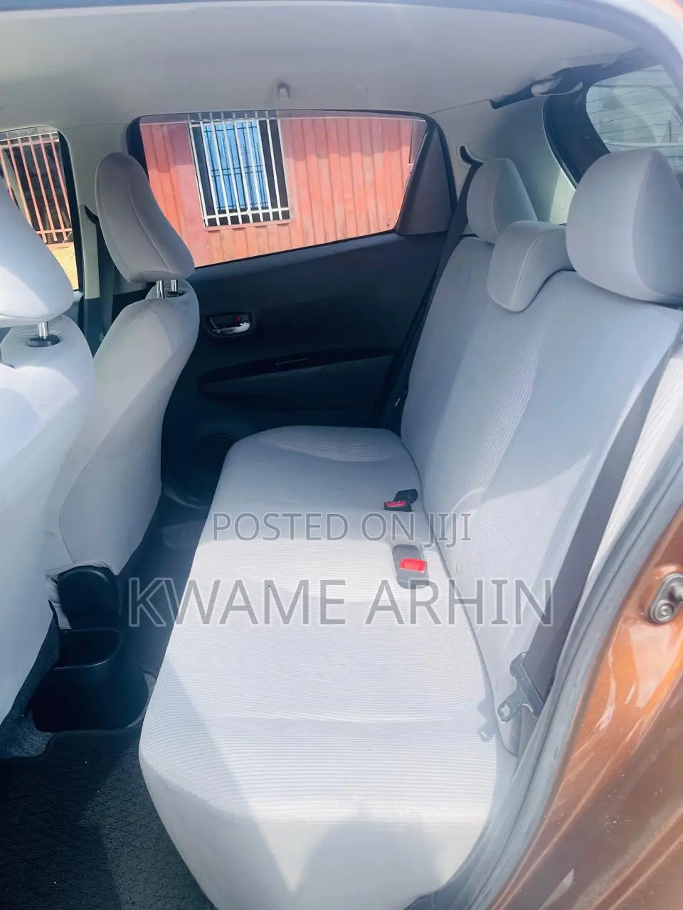 Toyota Vitz 1.3 FWD 3dr 2014 Brown
