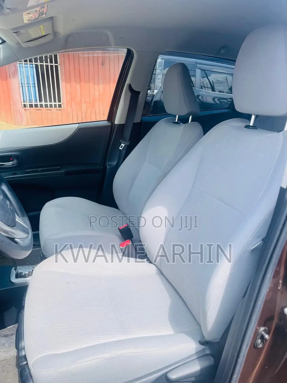 Toyota Vitz 1.3 FWD 3dr 2014 Brown