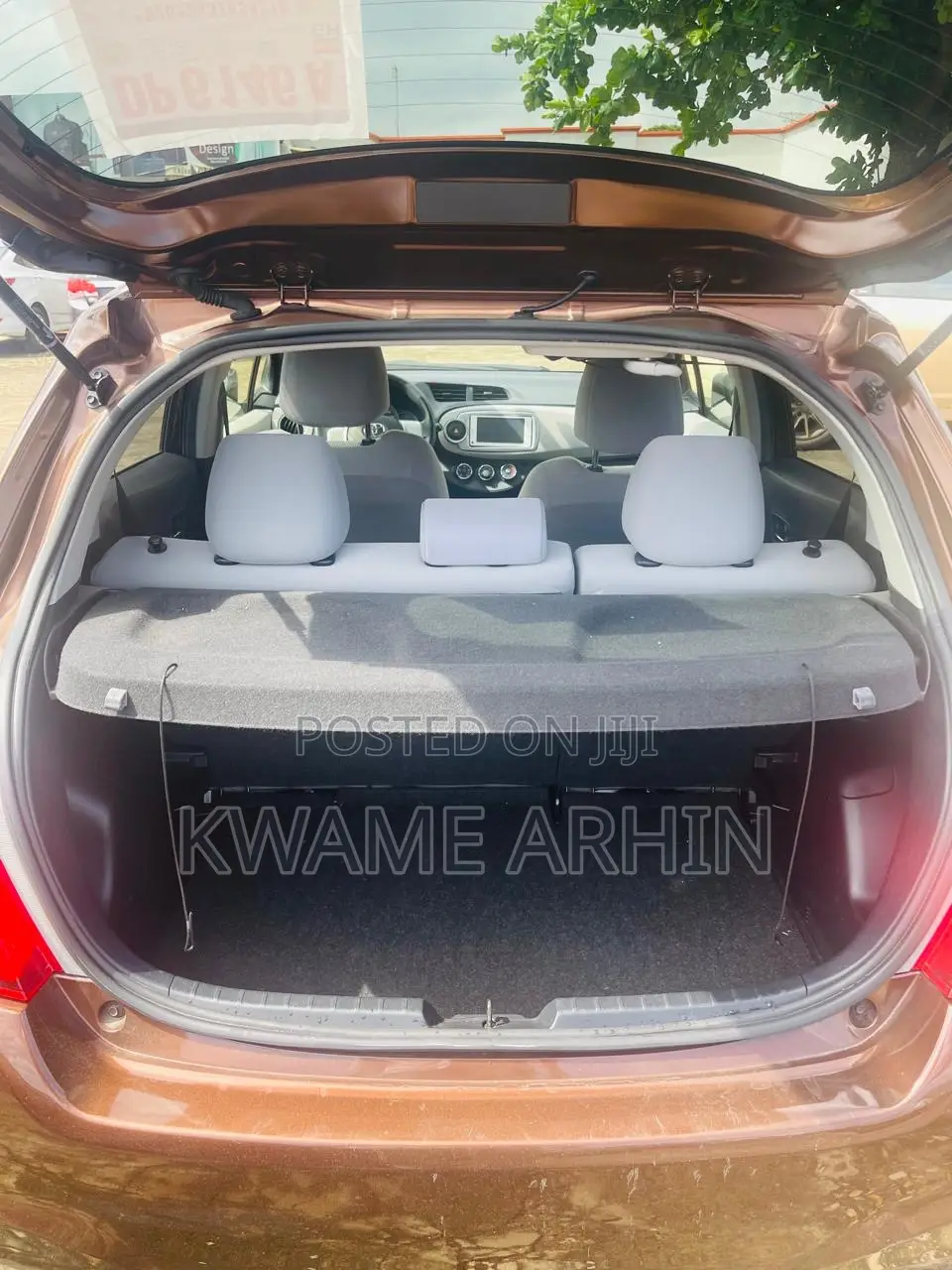 Toyota Vitz 1.3 FWD 3dr 2014 Brown