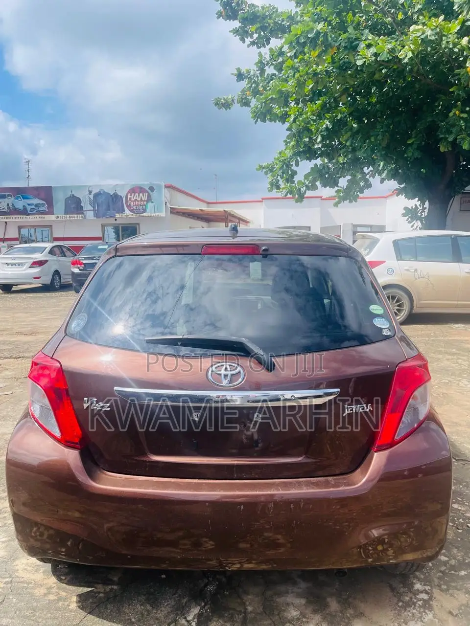Toyota Vitz 1.3 FWD 3dr 2014 Brown