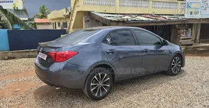 Toyota Corolla 2017 Gray