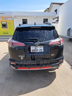 Toyota RAV4 XLE 4dr SUV AWD (2.5L 4cyl 6A) 2018 Black
