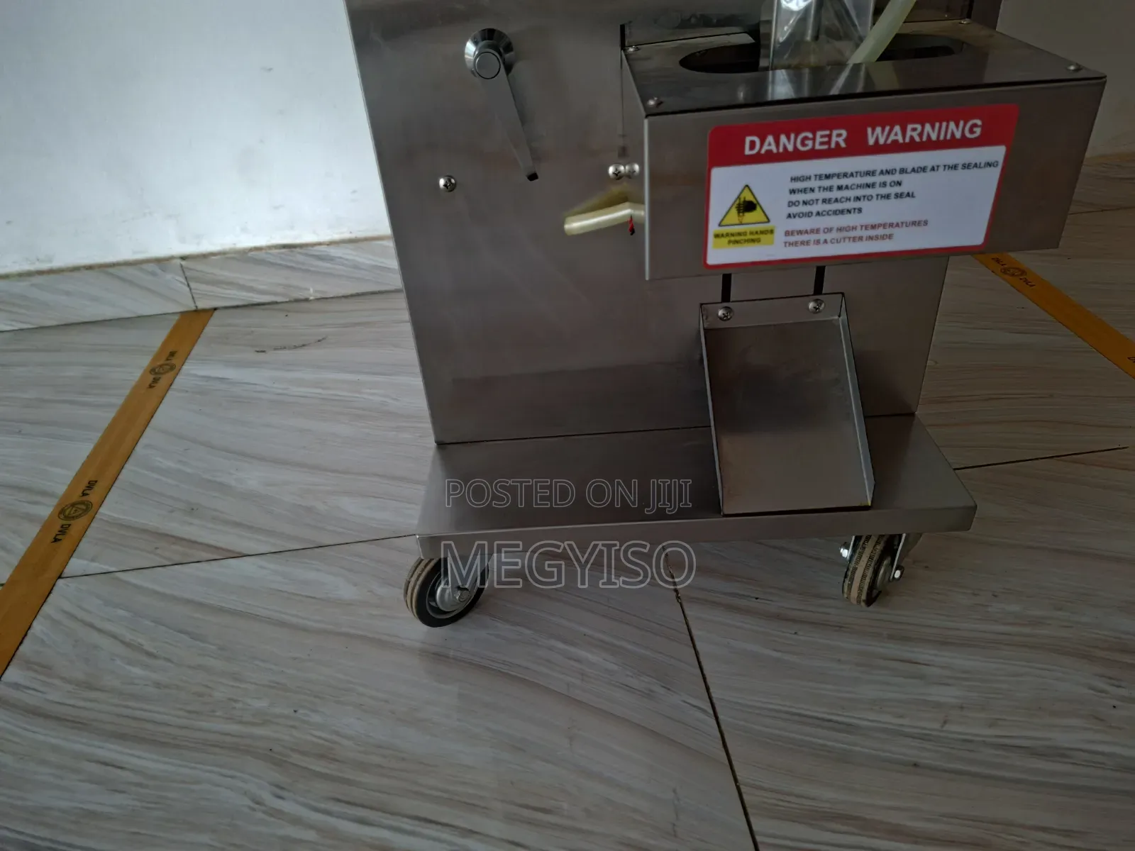 Automatic Liquid Sachet Filling and Packaging Machine