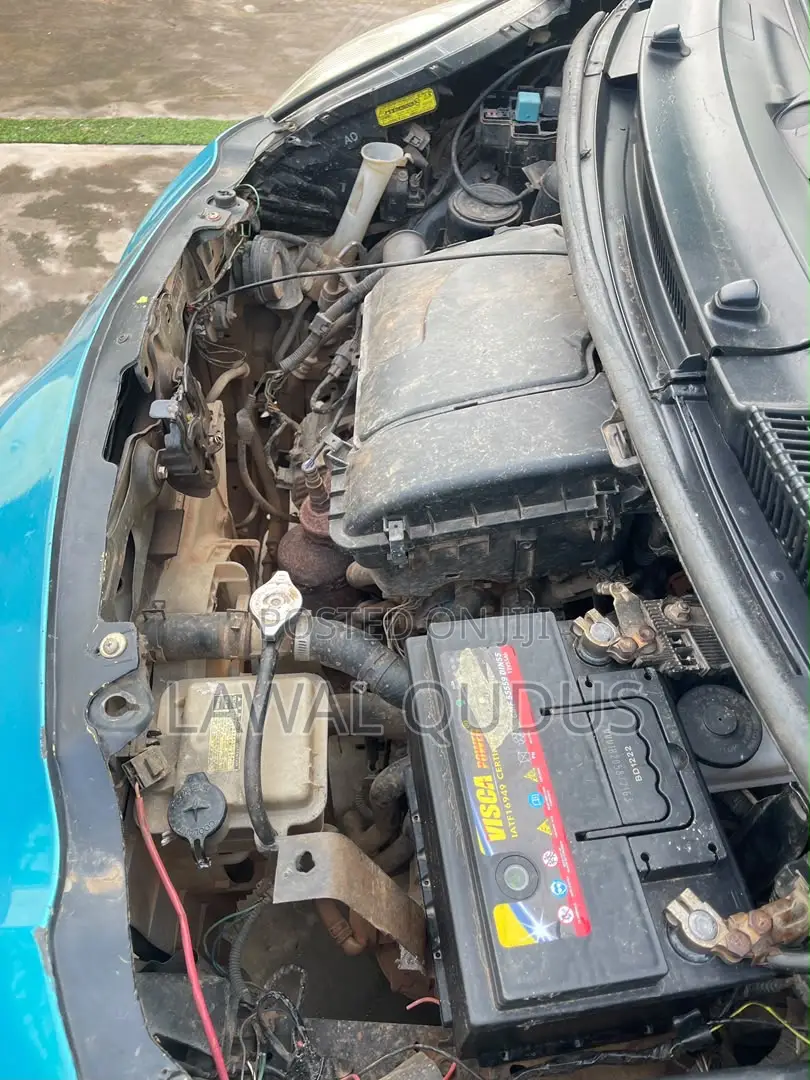 Toyota Vitz 1.0 FWD 5dr 2010 Blue