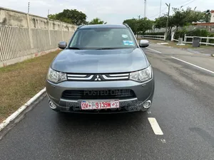 Mitsubishi Outlander 2.0 PHEV AWD 2013