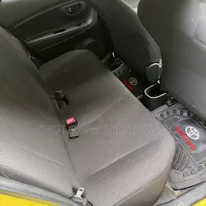 Toyota Vitz 1.5 FWD 5dr 2015 Yellow