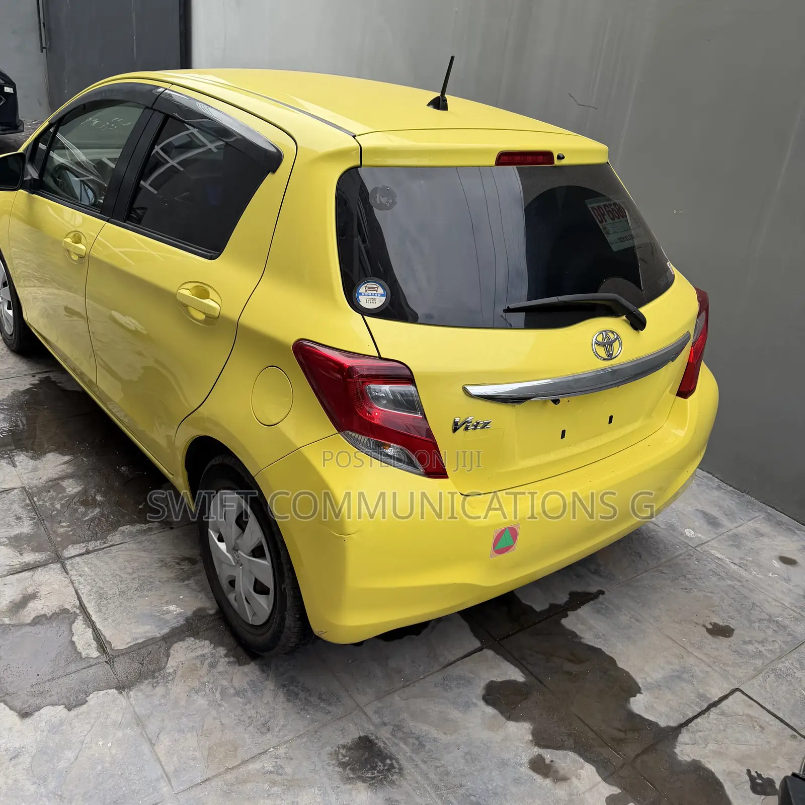 Toyota Vitz 1.5 FWD 5dr 2015 Yellow