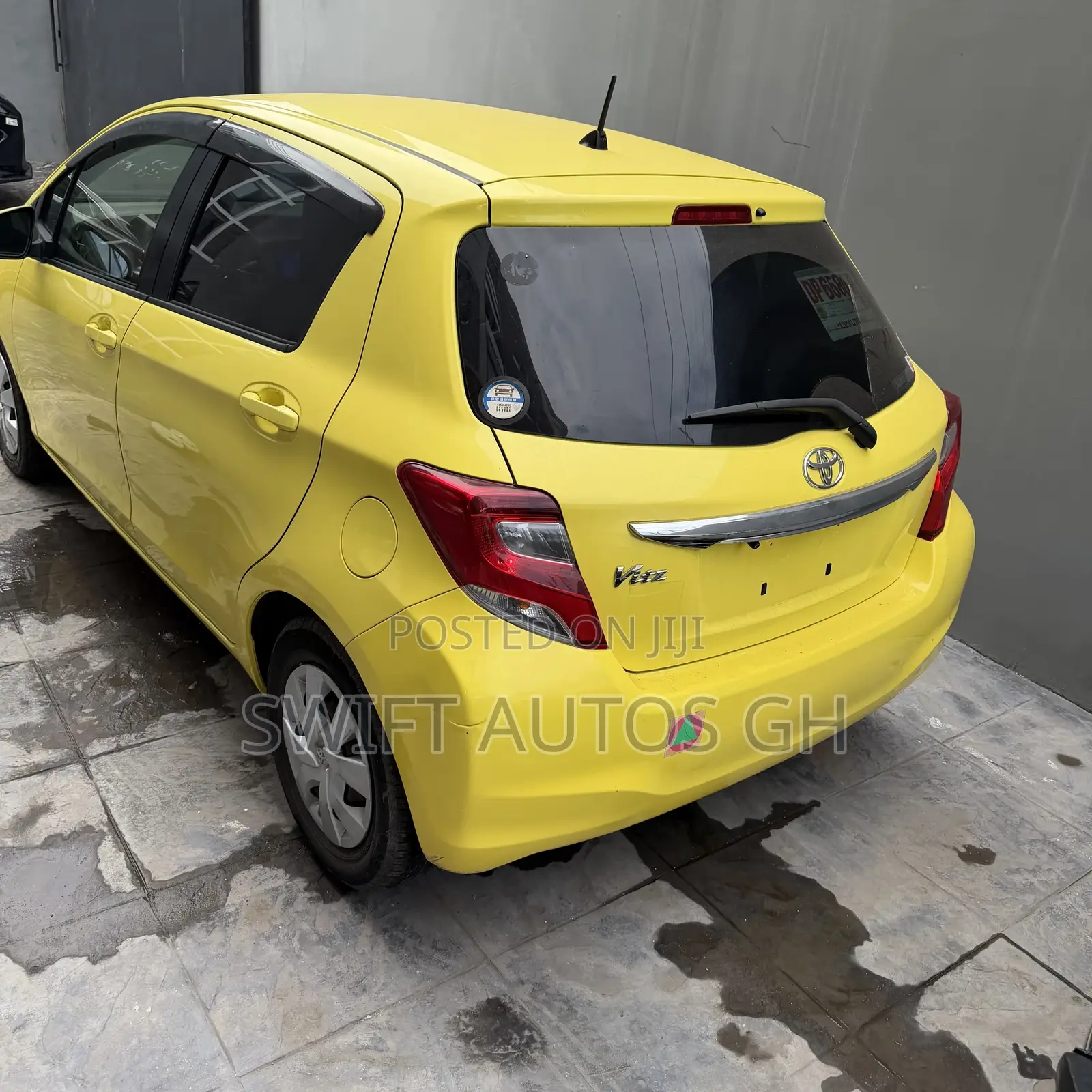 Toyota Vitz 1.5 FWD 5dr 2015 Yellow