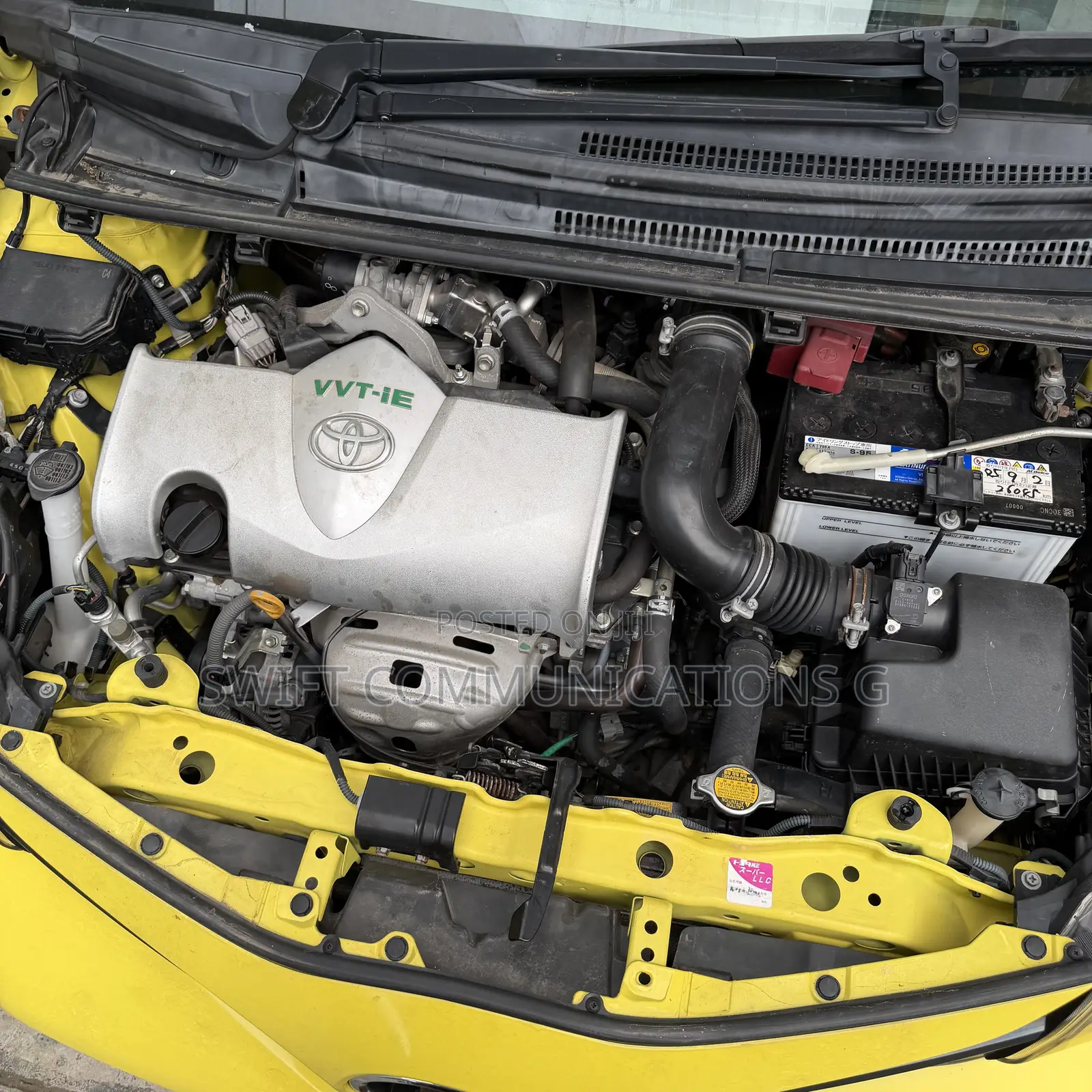Toyota Vitz 1.5 FWD 5dr 2015 Yellow