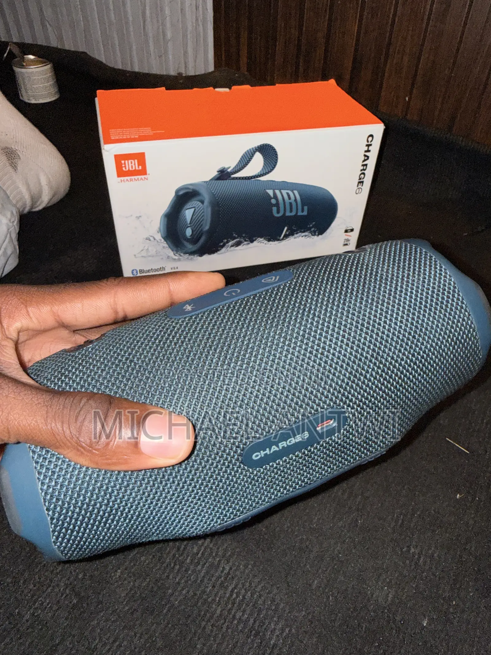 JBL Charge 6