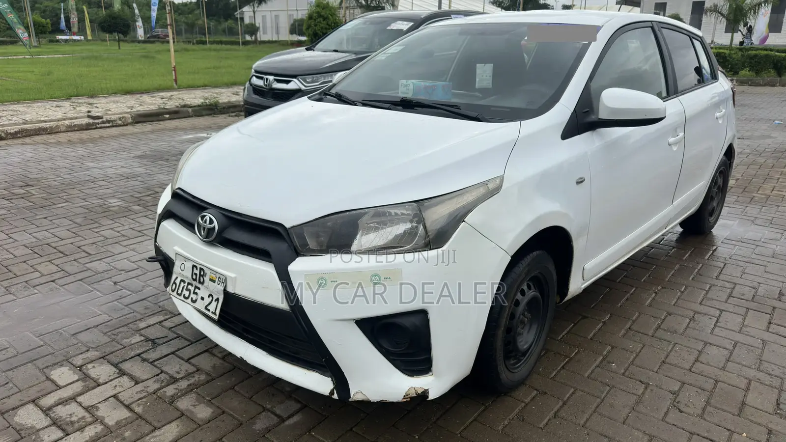 Toyota Yaris SE Hatchback 5dr 2015 White