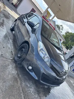 Toyota Vitz 1.0 FWD 3dr 2013 Gray