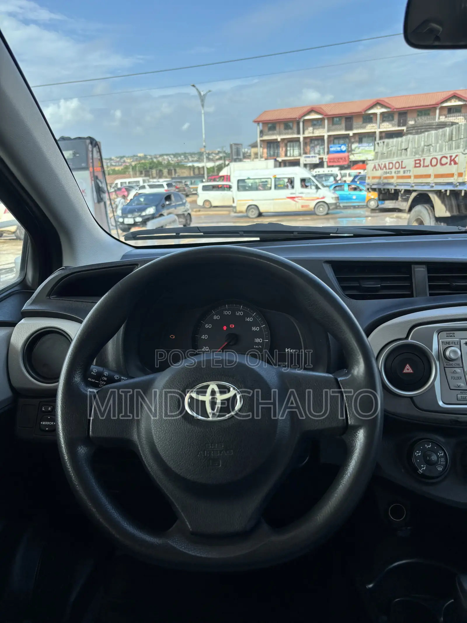 Toyota Vitz 1.0 FWD 3dr 2013 Gray