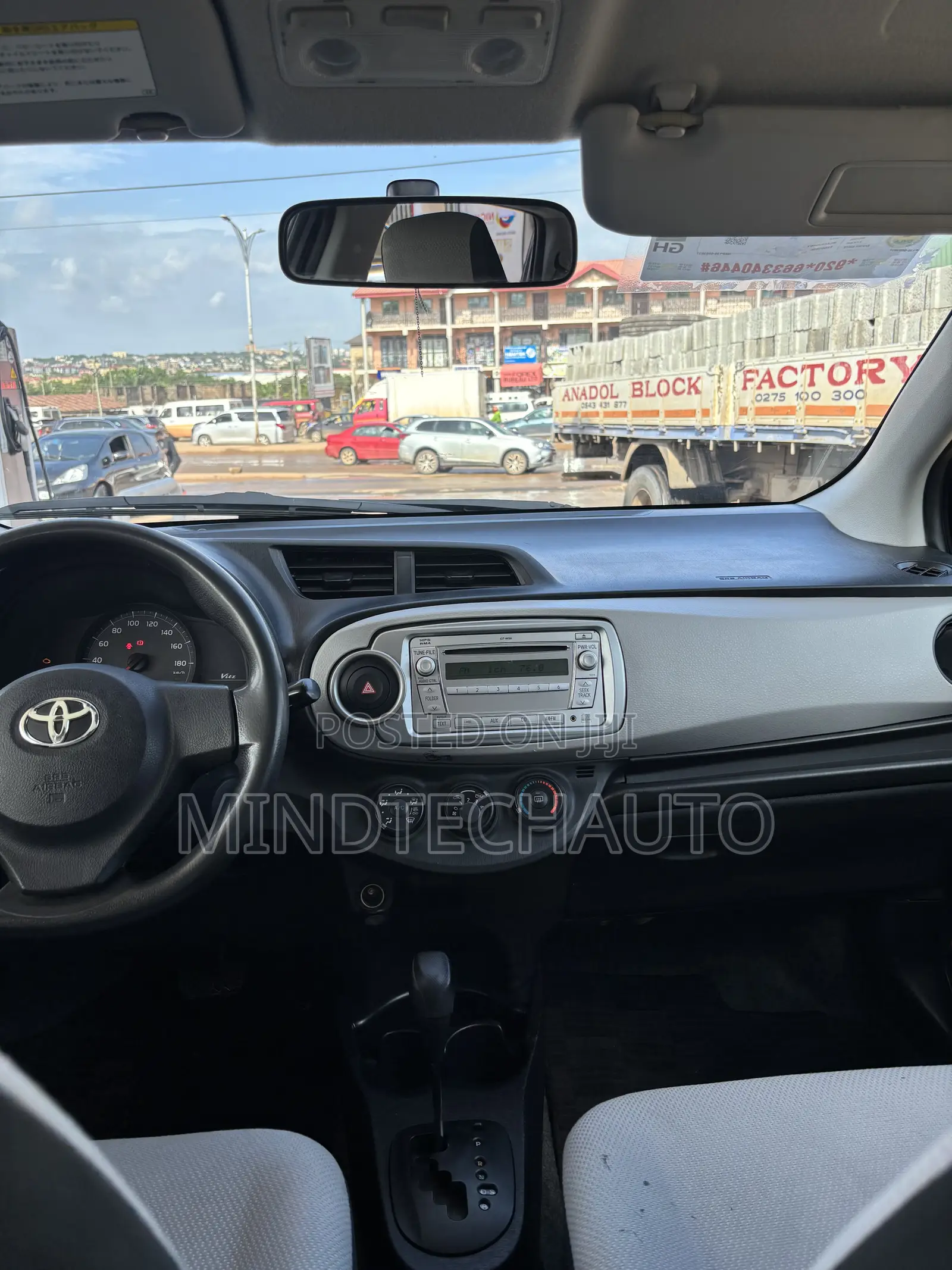 Toyota Vitz 1.0 FWD 3dr 2013 Gray