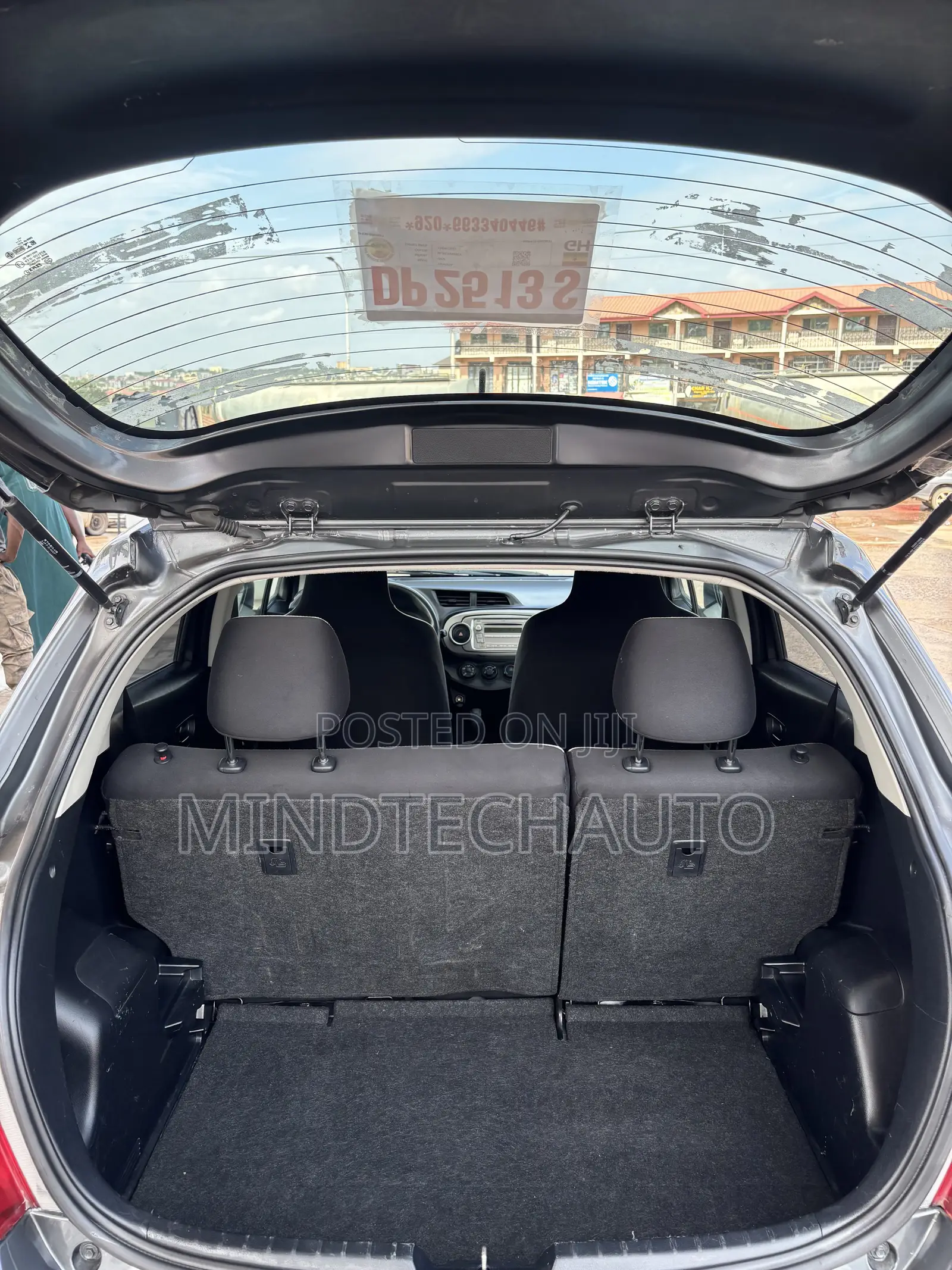 Toyota Vitz 1.0 FWD 3dr 2013 Gray