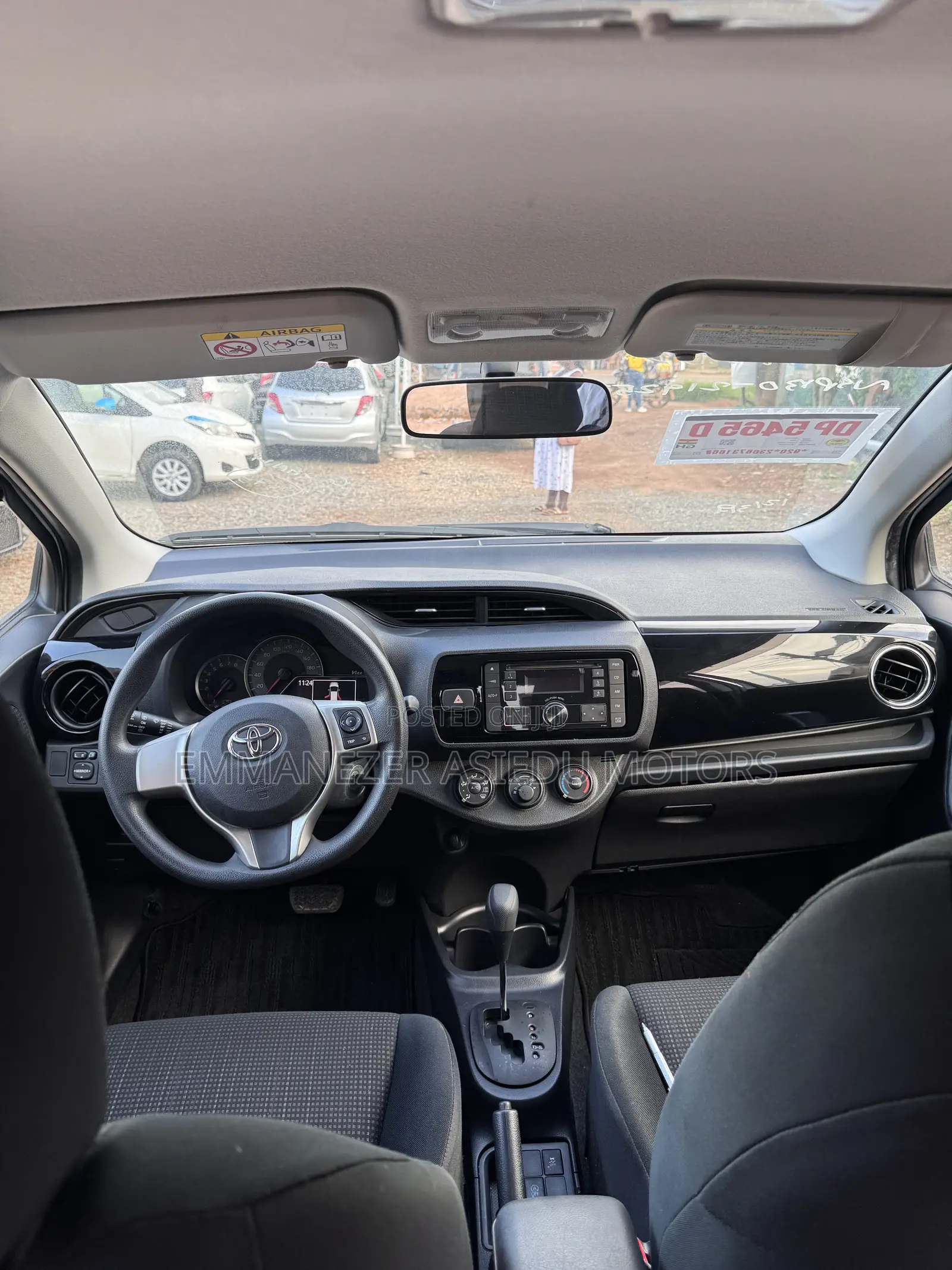 Toyota Vitz 1.3 FWD 5dr 2015 White