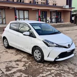 Toyota Vitz 1.3 FWD 5dr 2015 White