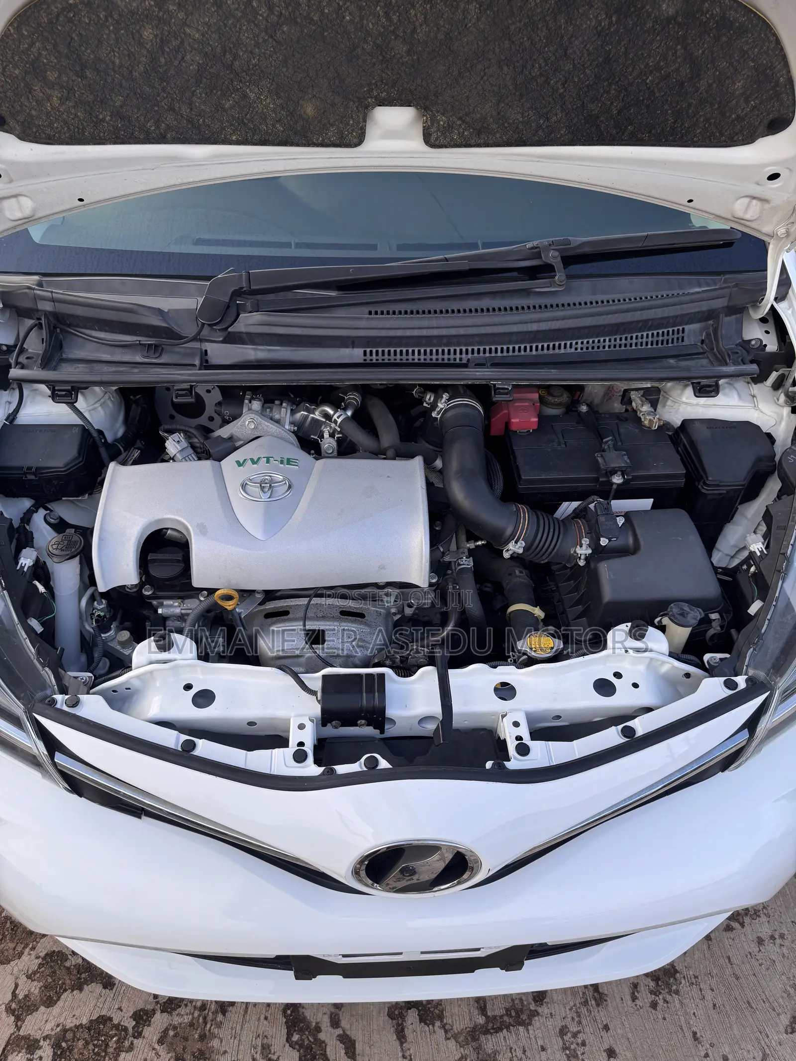Toyota Vitz 1.3 FWD 5dr 2015 White