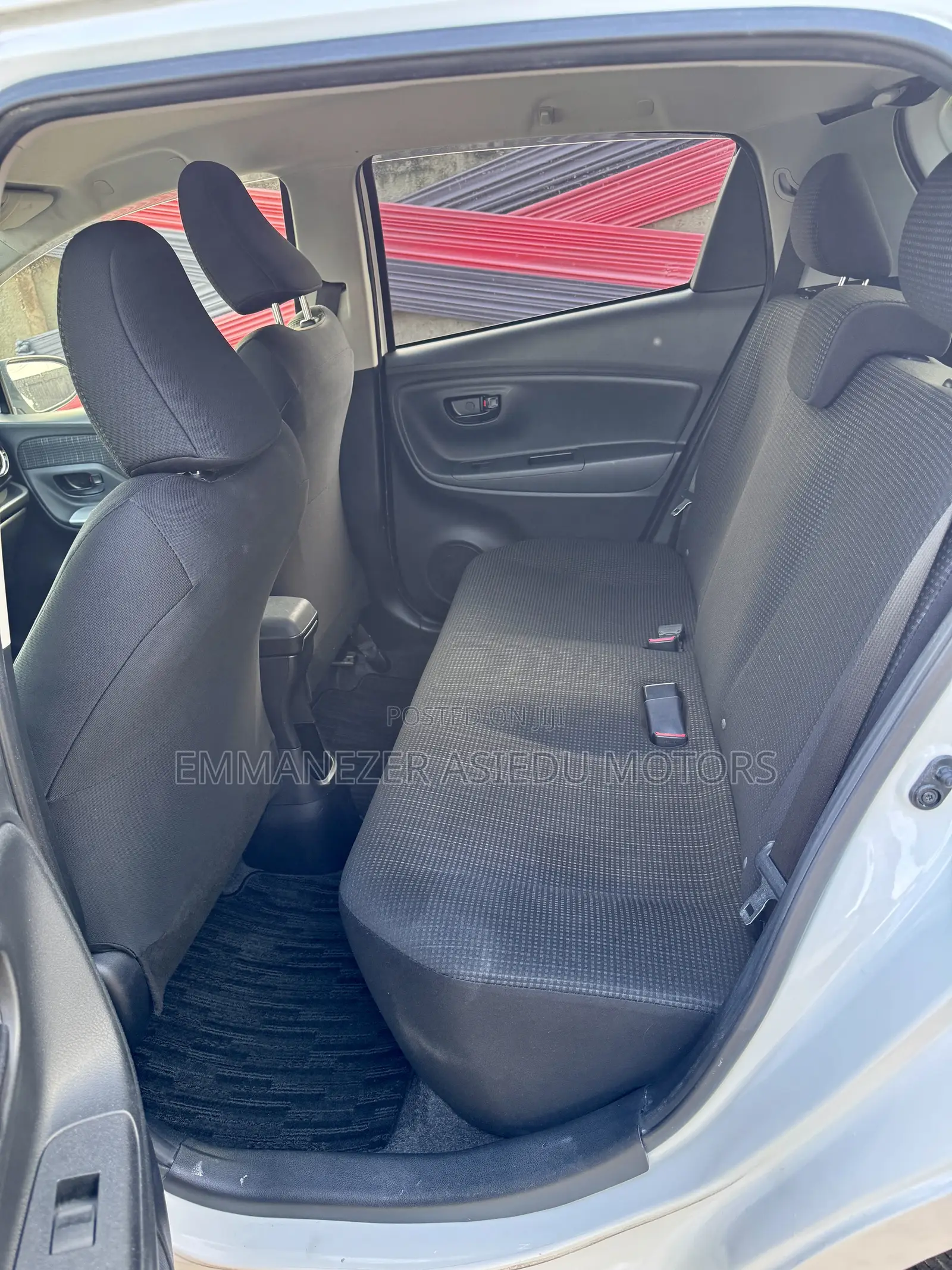 Toyota Vitz 1.3 FWD 5dr 2015 White