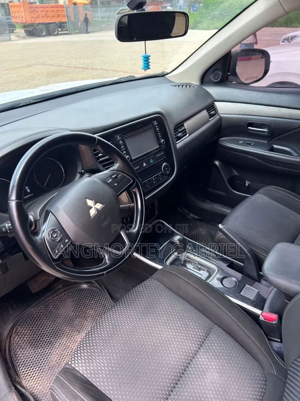 Mitsubishi Outlander 2017 White