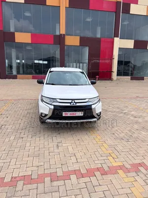 Mitsubishi Outlander 2017 White