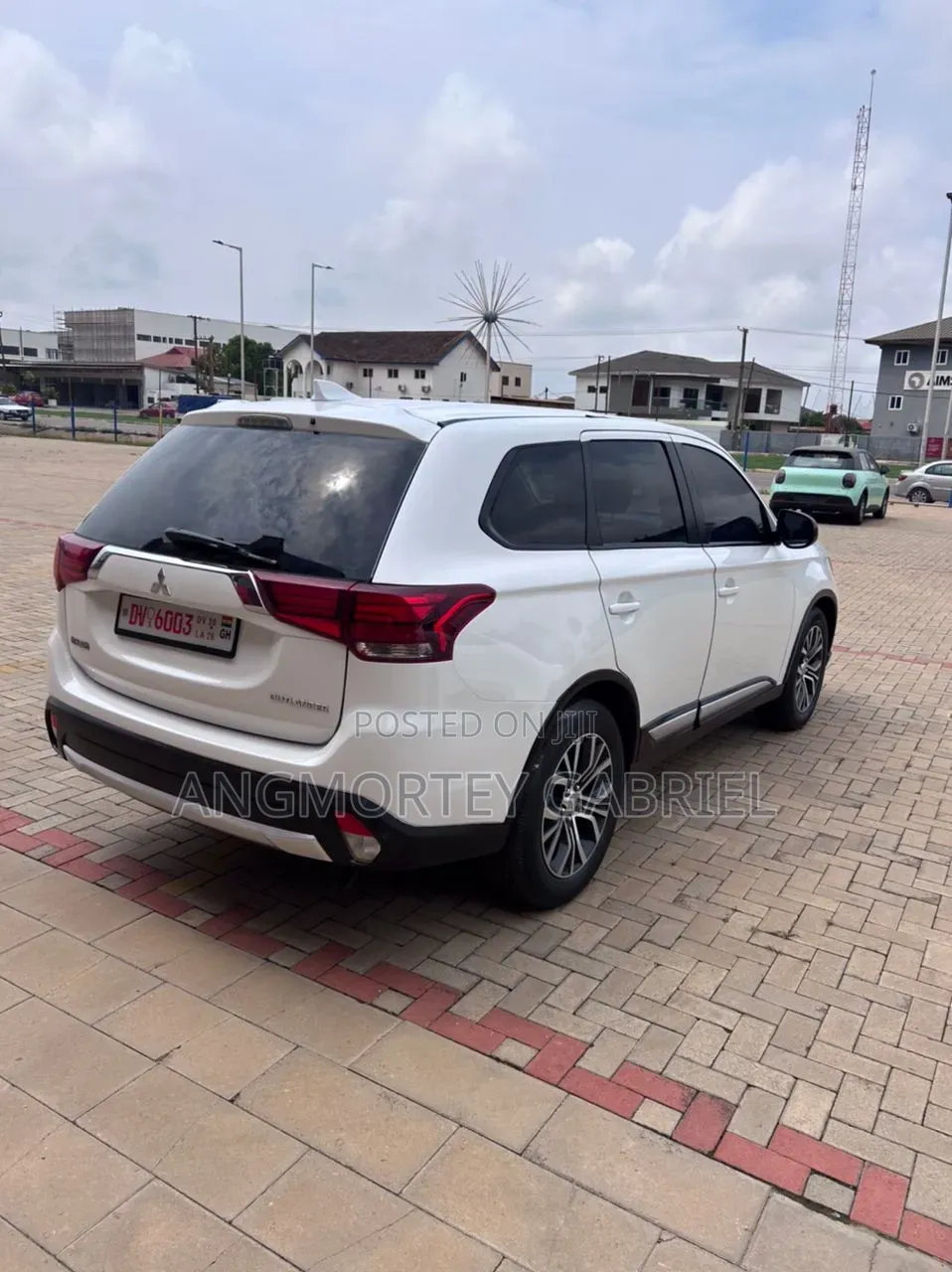 Mitsubishi Outlander 2017 White