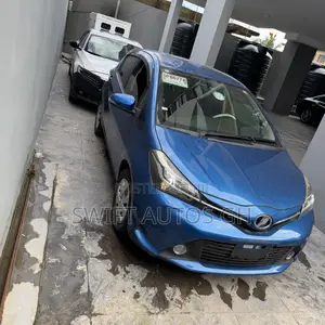 Toyota Vitz 1.5 FWD 5dr 2014 Blue