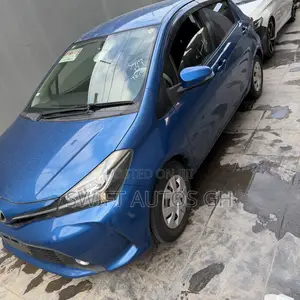 Toyota Vitz 1.5 FWD 5dr 2014 Blue