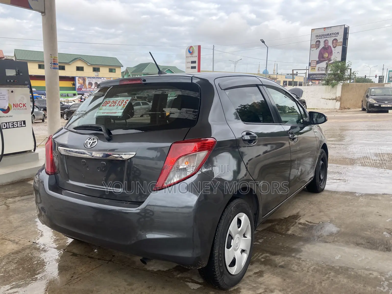 Toyota Vitz 2013 Gray