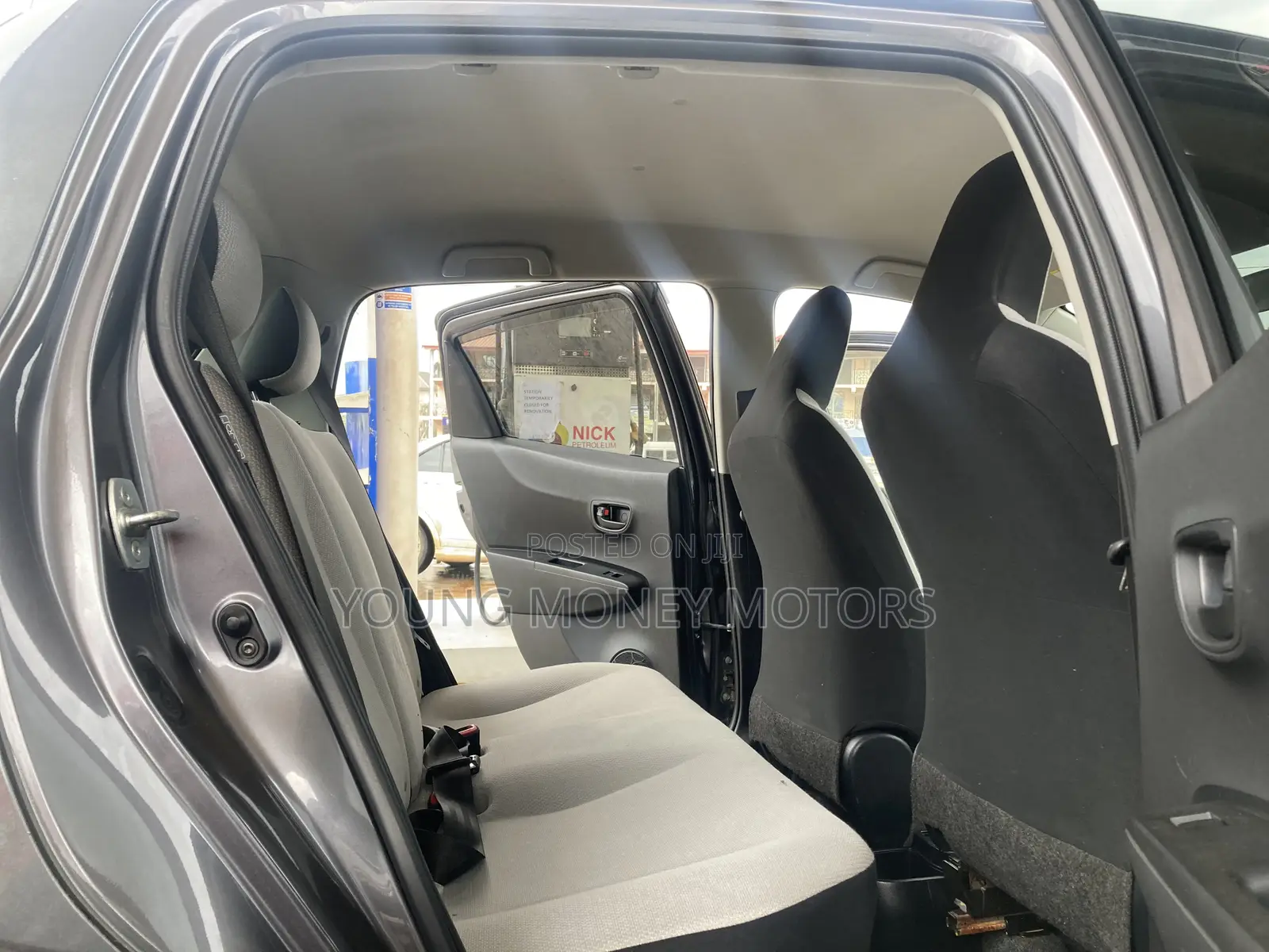 Toyota Vitz 2013 Gray