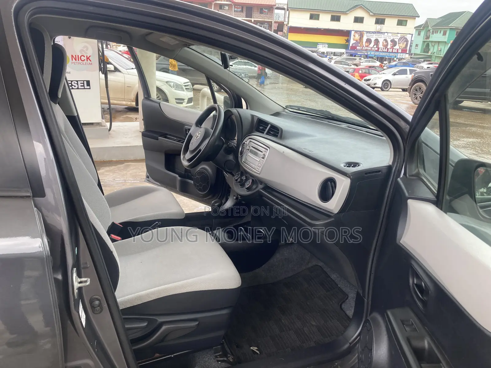 Toyota Vitz 2013 Gray