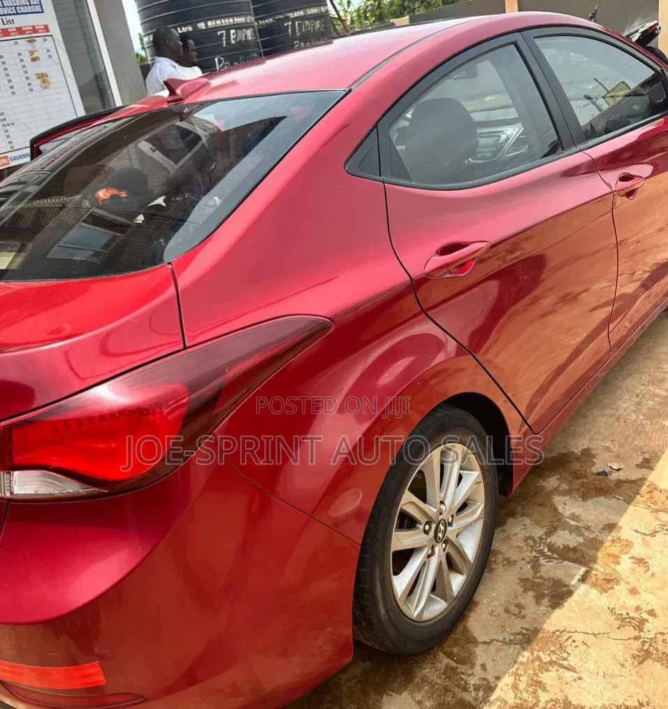 Hyundai Elantra 2016 Red