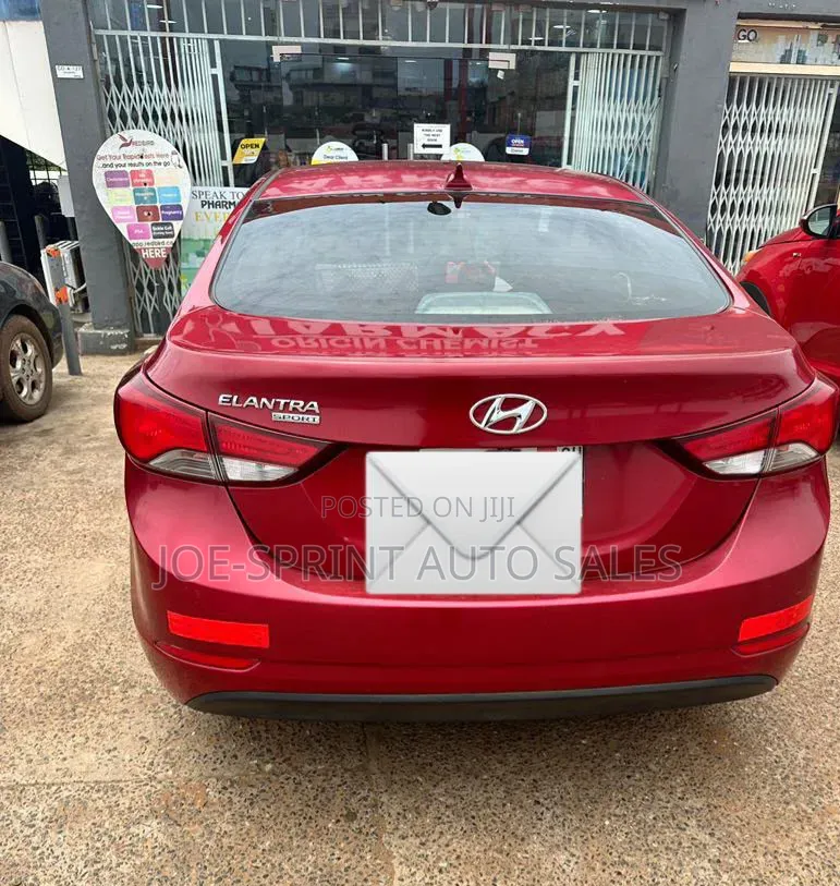 Hyundai Elantra 2016 Red