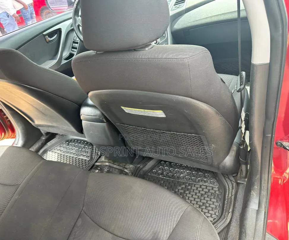 Hyundai Elantra 2016 Red
