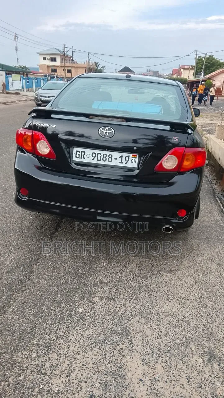 Toyota Corolla 2010 Black