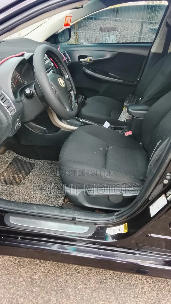 Toyota Corolla 2010 Black