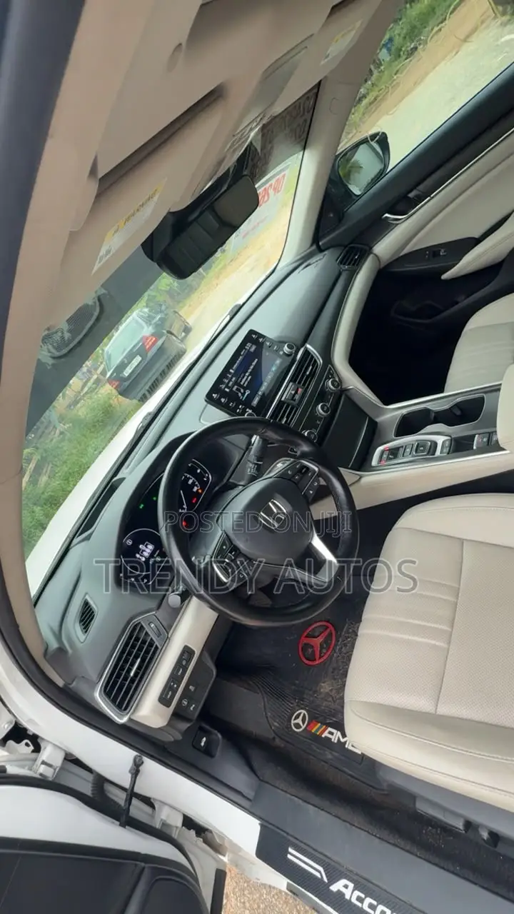 Honda Accord Touring 2.0T 2021 White