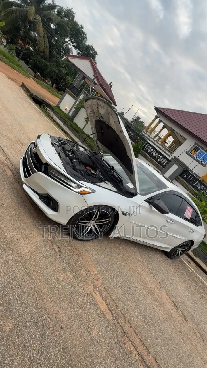 Honda Accord Touring 2.0T 2021 White