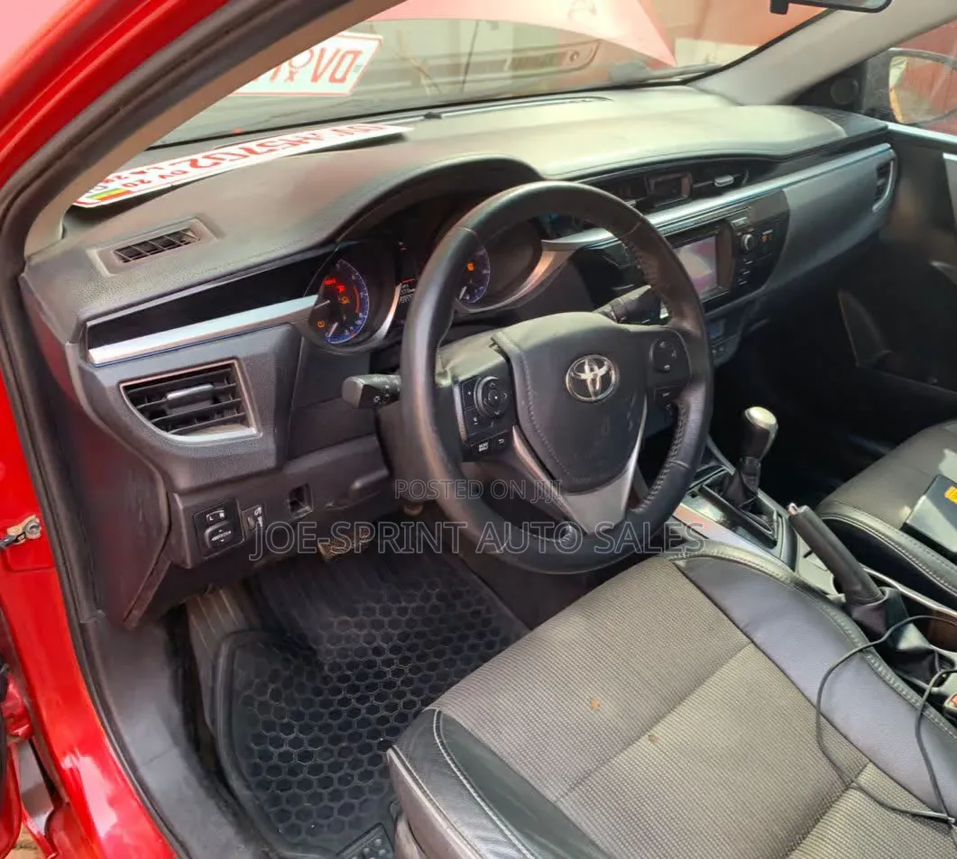 Toyota Corolla 2015 Red