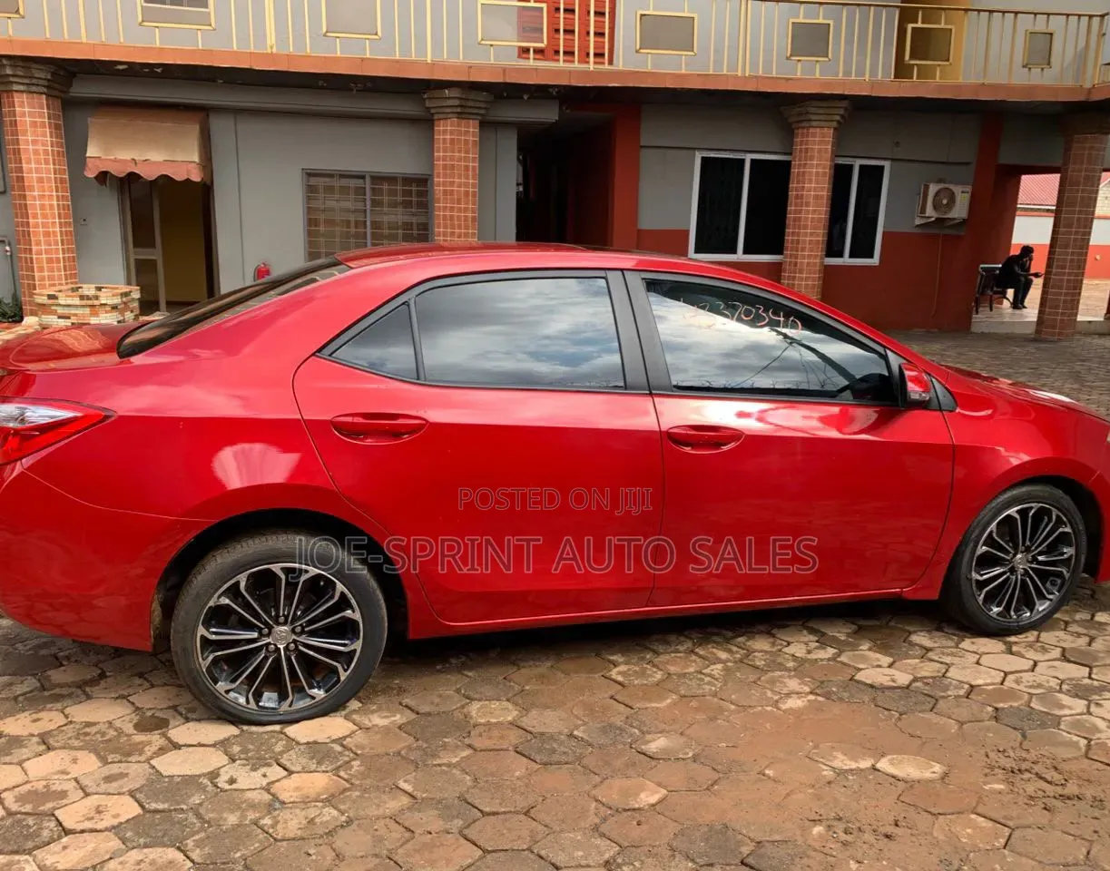 Toyota Corolla 2015 Red