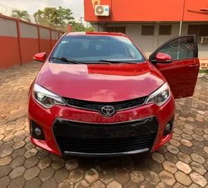 Toyota Corolla 2015 Red