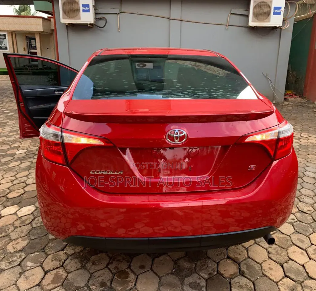 Toyota Corolla 2015 Red