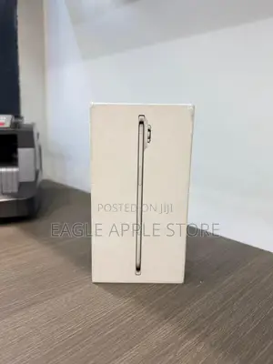New Apple iPhone 17 256 GB White