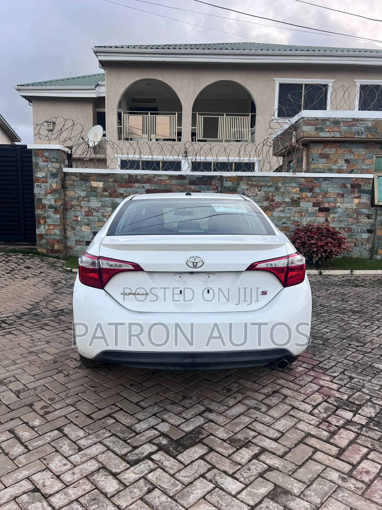 Toyota Corolla S Plus 4dr Sedan (1.8L 4cyl CVT) 2016 White