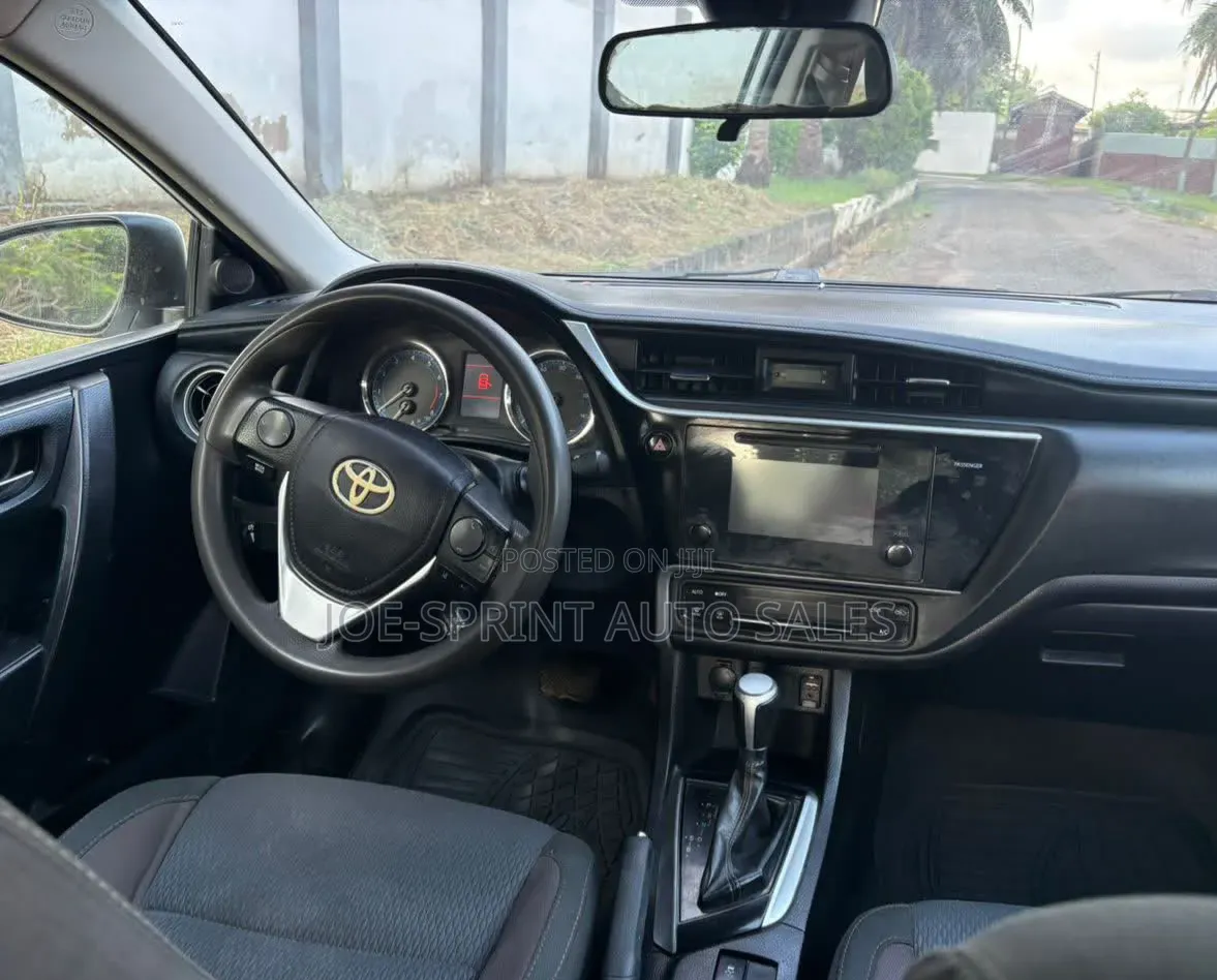 Toyota Corolla 2018 White